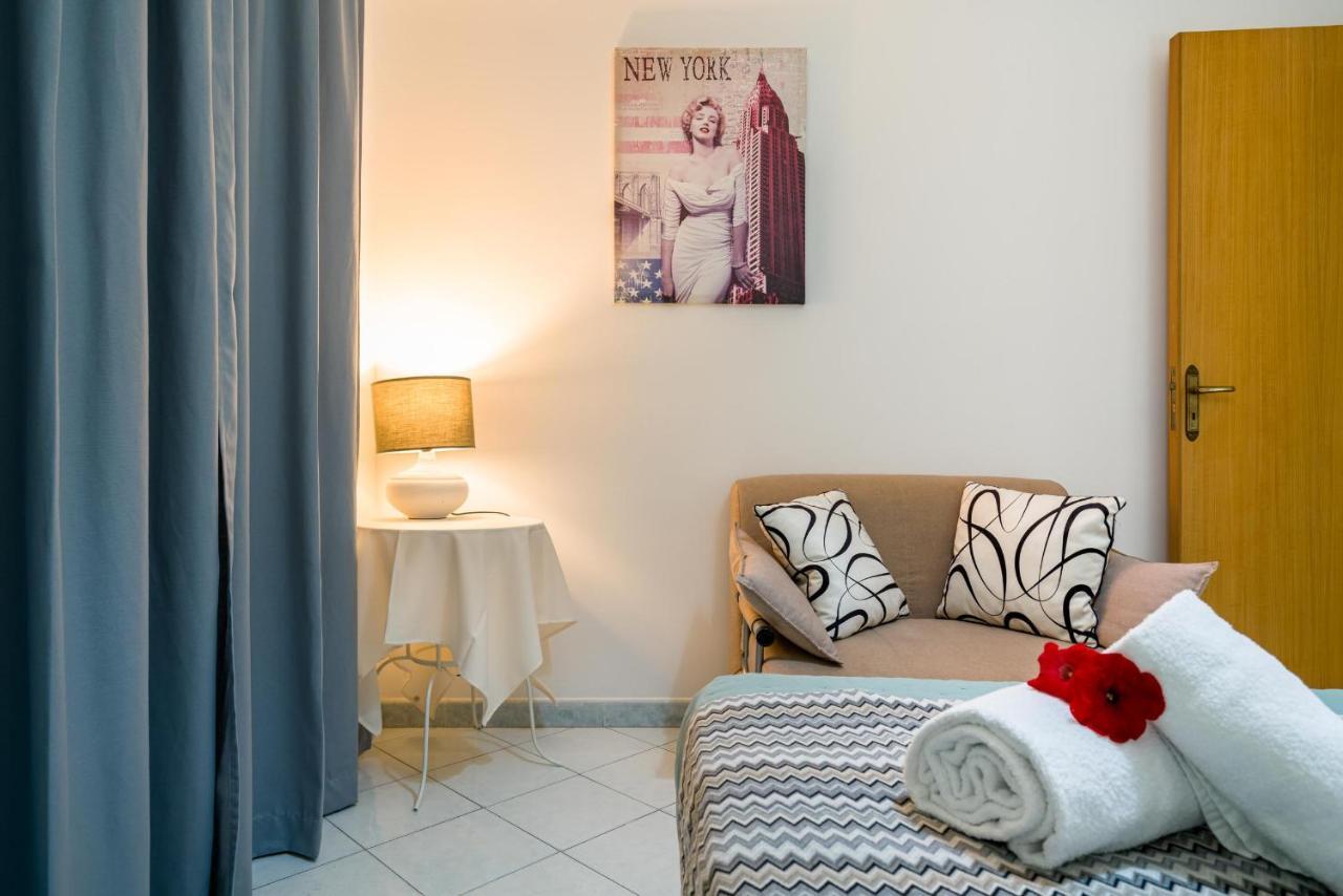 Loft Baia Di Letojanni Apartment Exterior photo